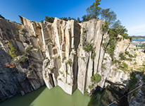 写真：石切の渓谷展望台