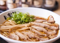 写真：らーめん 八楽笑