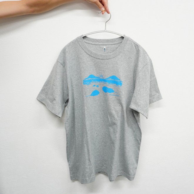 カブトガニTシャツグレー