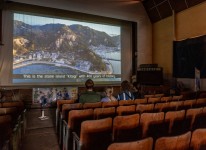 写真:旧映画館「光劇場」